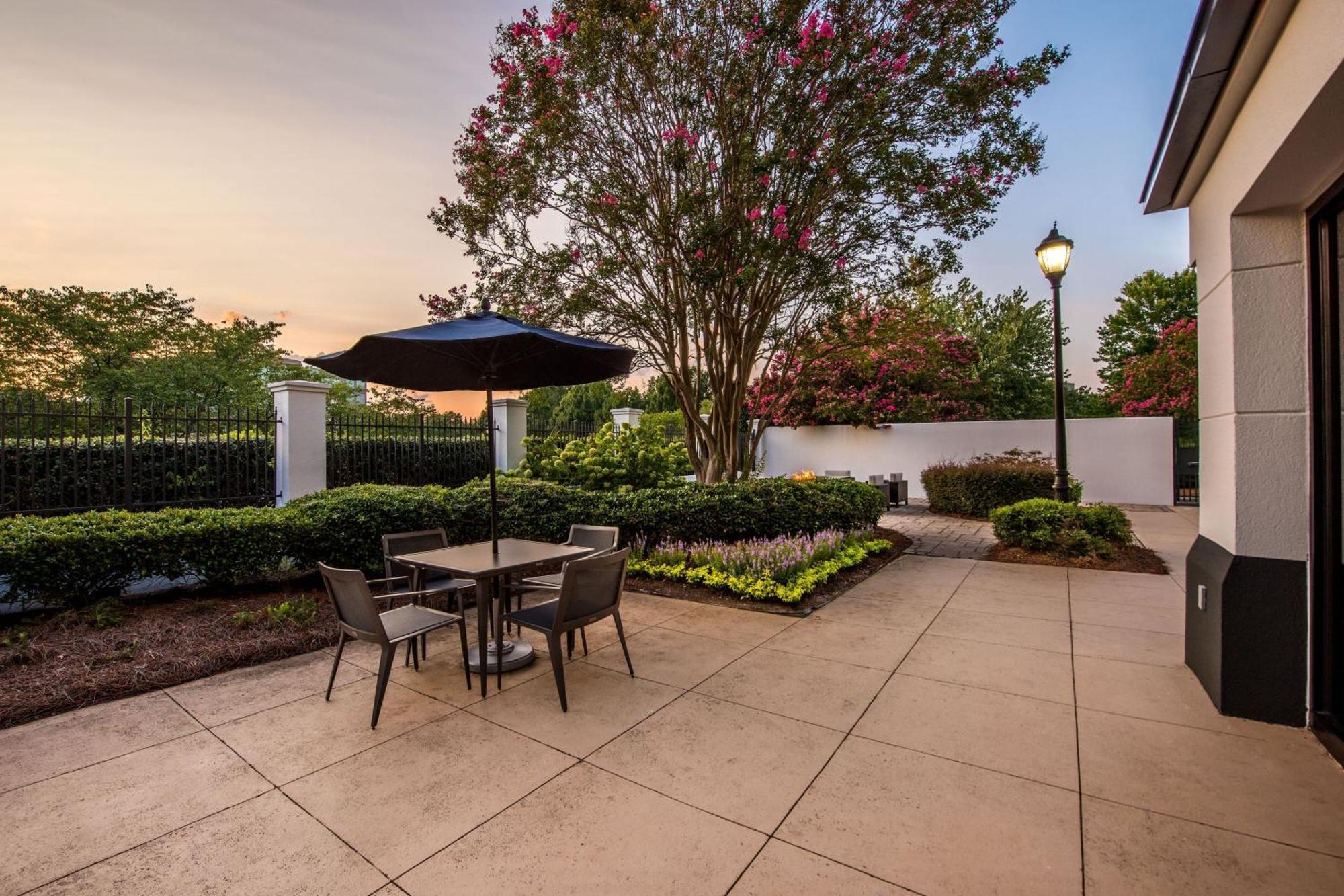 Courtyard By Marriott Charlotte Ballantyne Eksteriør billede
