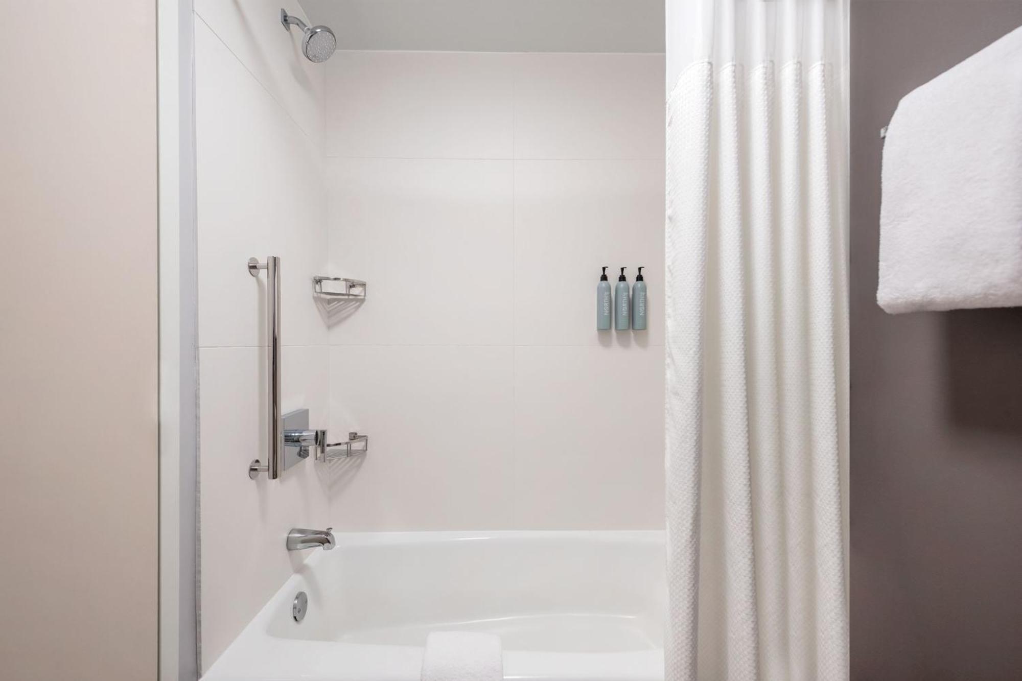 Courtyard By Marriott Charlotte Ballantyne Eksteriør billede
