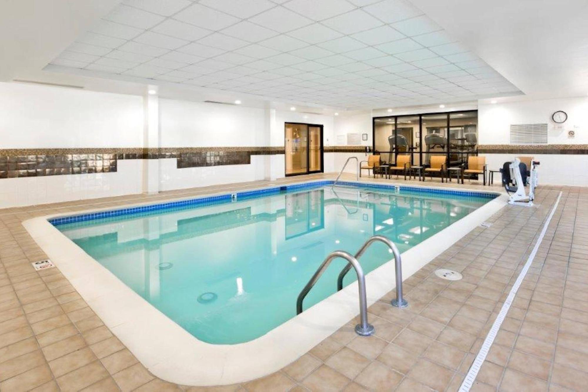 Courtyard By Marriott Charlotte Ballantyne Eksteriør billede